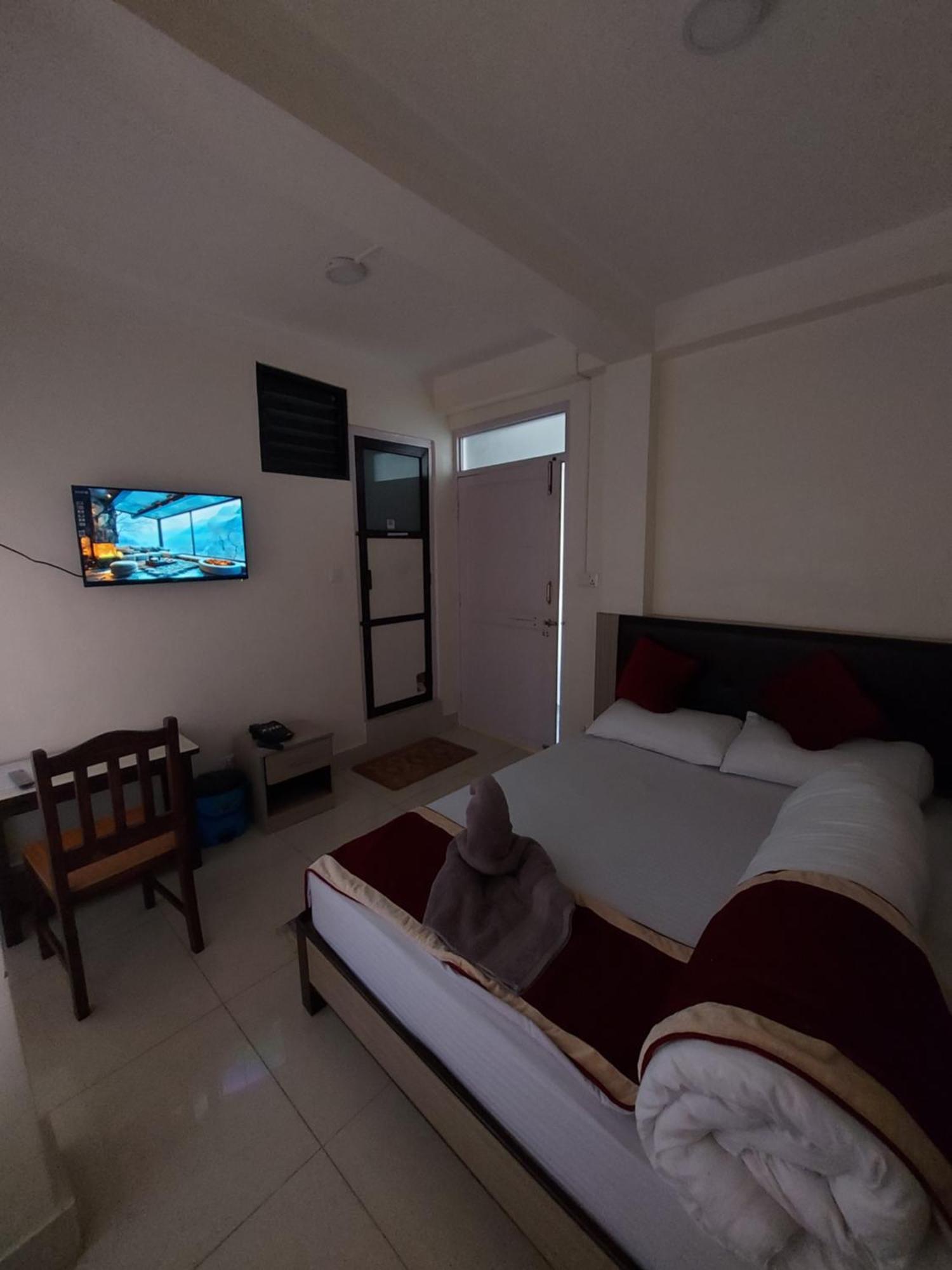 Om Bramha Hotel カトマンズ エクステリア 写真